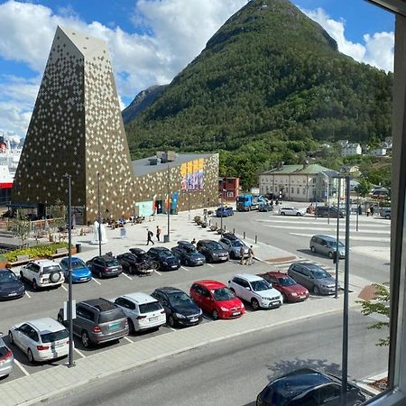 Andalsnes Sentrum Apartment No1 Dış mekan fotoğraf