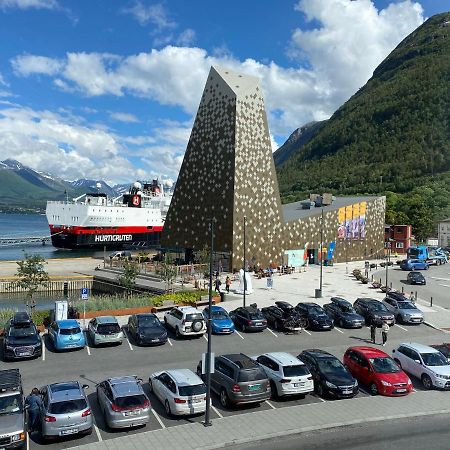 Andalsnes Sentrum Apartment No1 Dış mekan fotoğraf