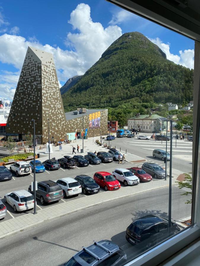 Andalsnes Sentrum Apartment No1 Dış mekan fotoğraf